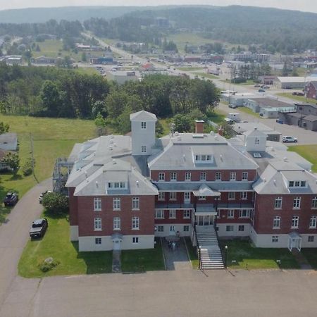 Le Couvent Appartement Sainte Anne-des-Chênes Buitenkant foto