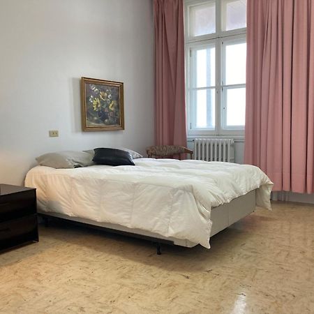 Le Couvent Appartement Sainte Anne-des-Chênes Buitenkant foto