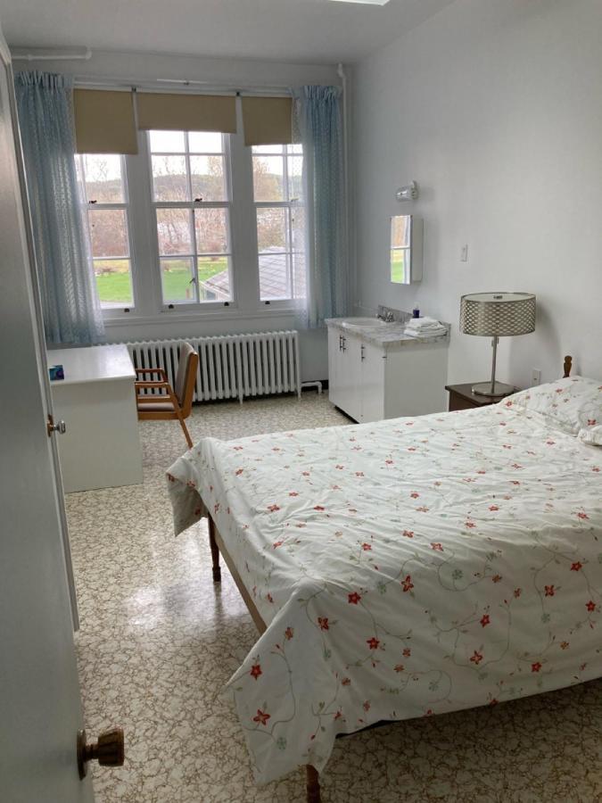 Le Couvent Appartement Sainte Anne-des-Chênes Buitenkant foto