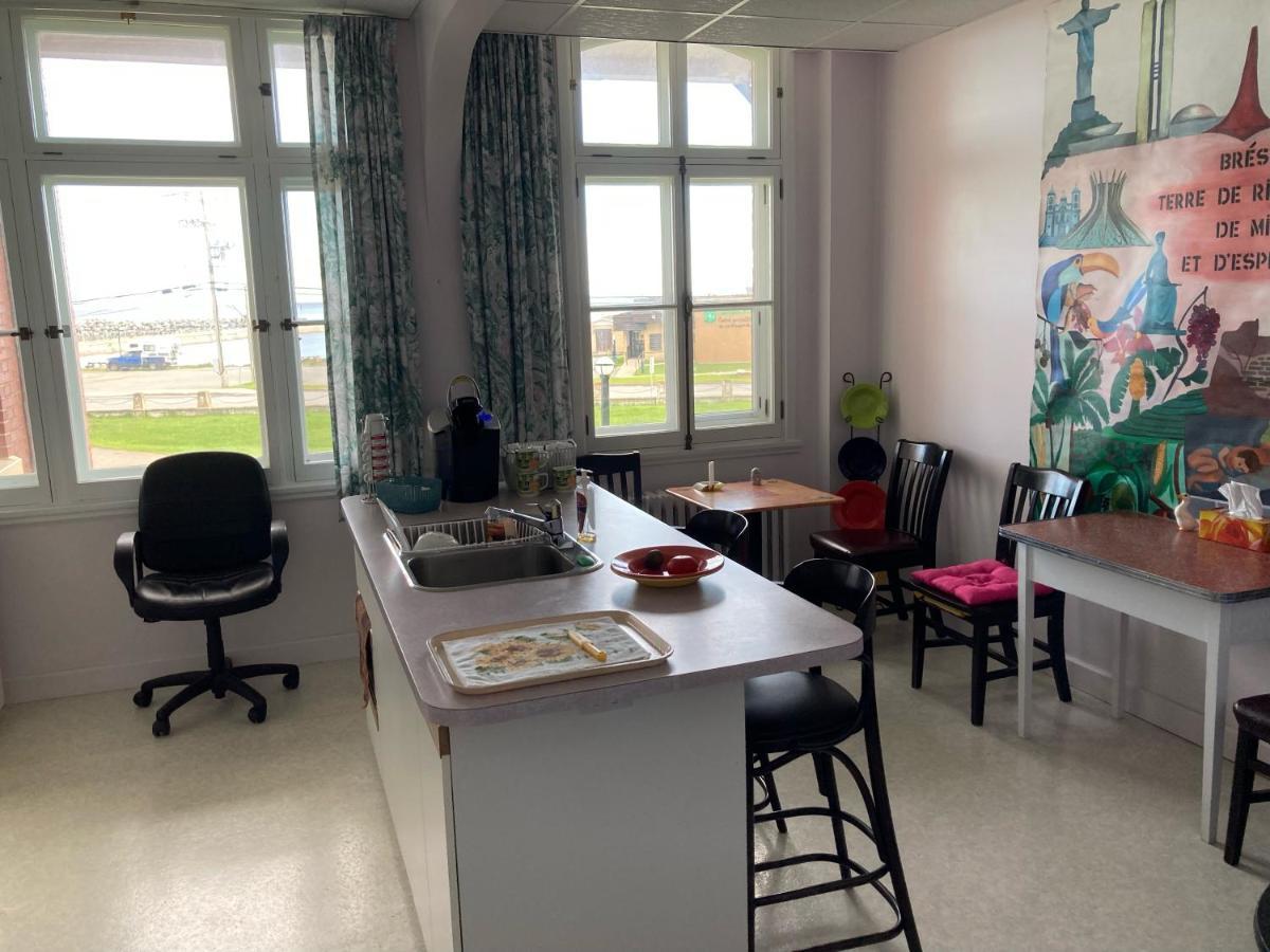 Le Couvent Appartement Sainte Anne-des-Chênes Buitenkant foto
