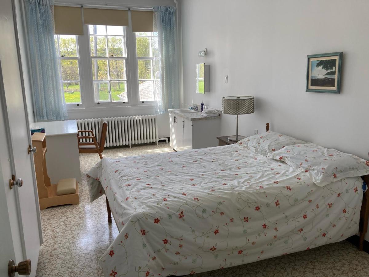 Le Couvent Appartement Sainte Anne-des-Chênes Buitenkant foto