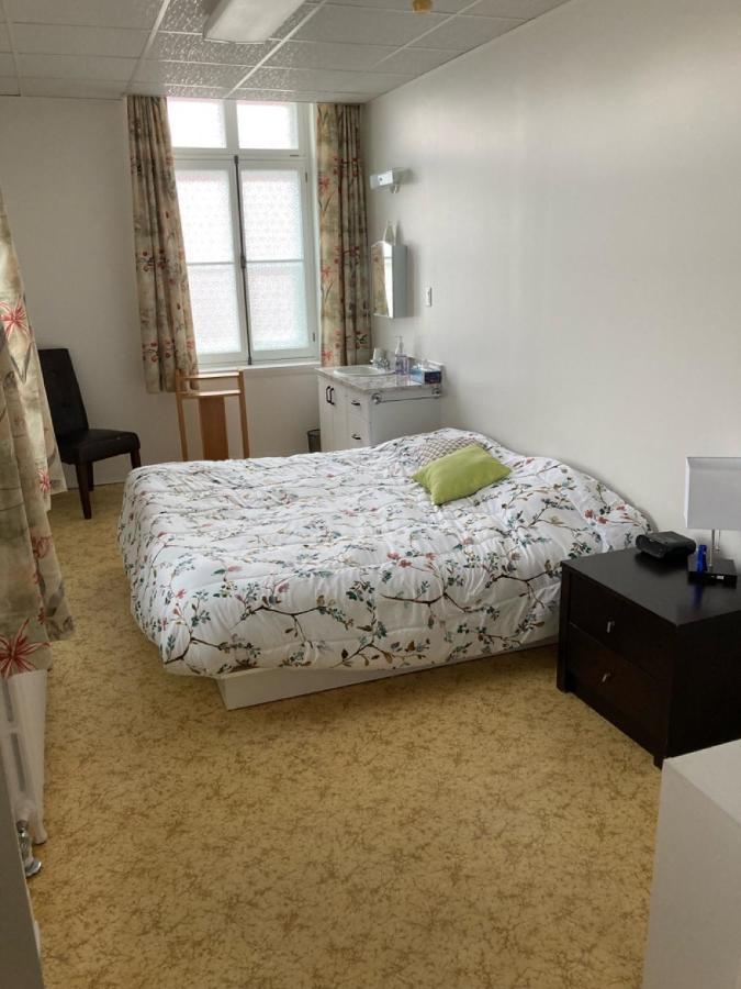 Le Couvent Appartement Sainte Anne-des-Chênes Buitenkant foto