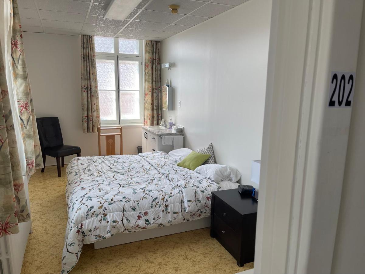 Le Couvent Appartement Sainte Anne-des-Chênes Buitenkant foto