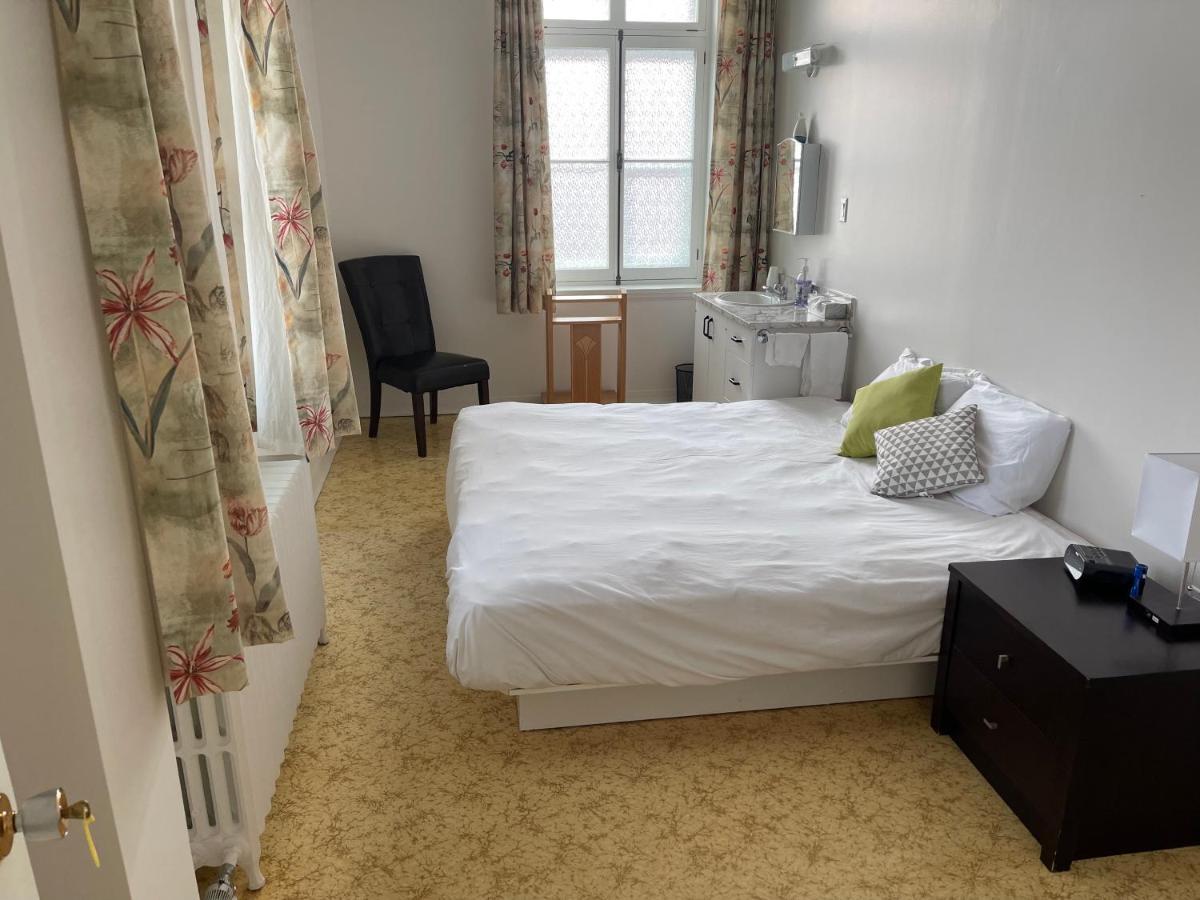 Le Couvent Appartement Sainte Anne-des-Chênes Buitenkant foto