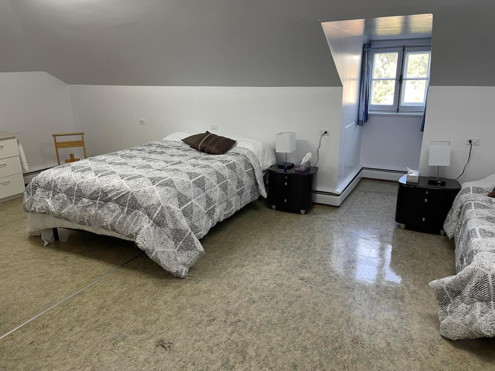 Le Couvent Appartement Sainte Anne-des-Chênes Buitenkant foto