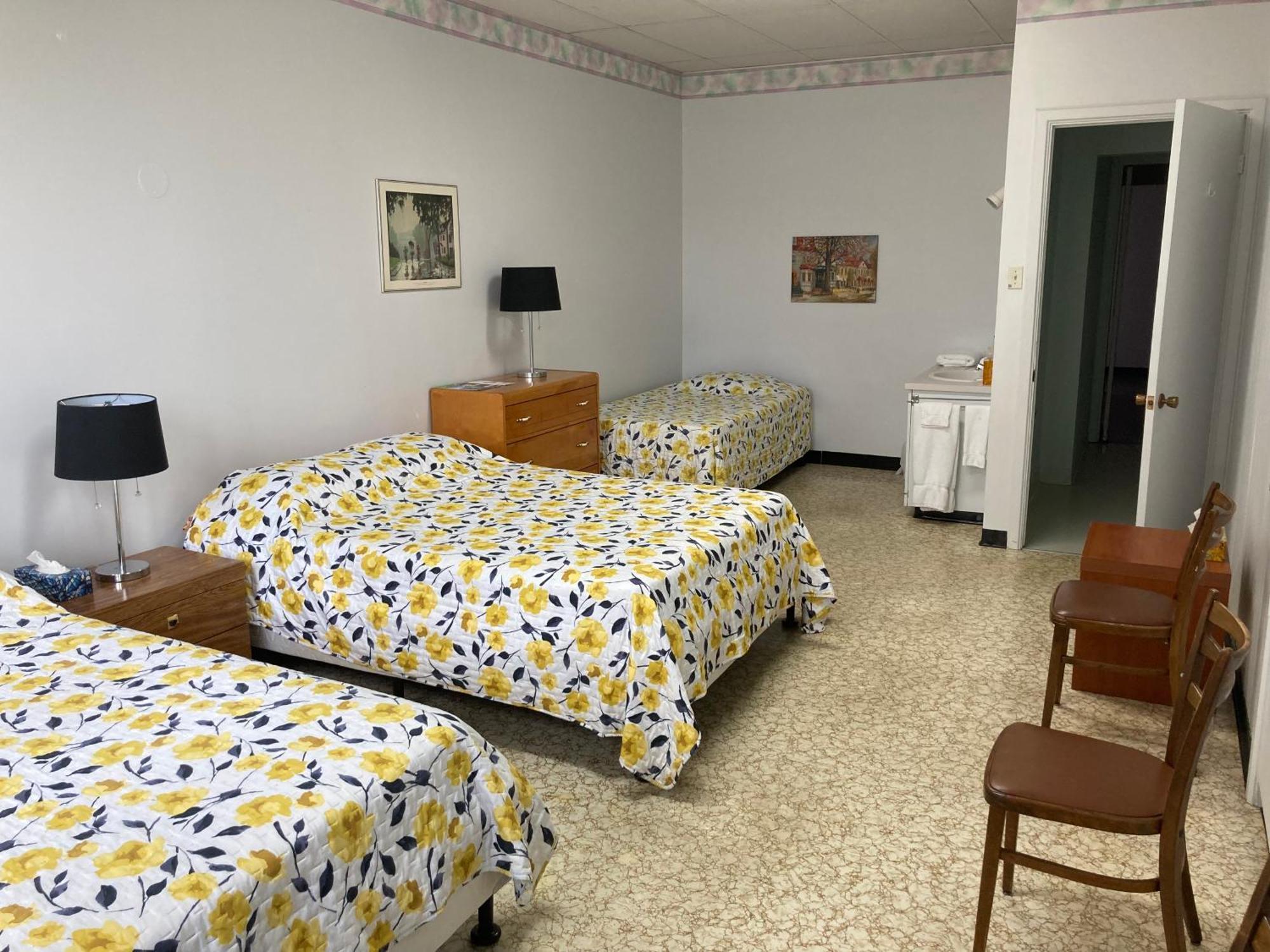 Le Couvent Appartement Sainte Anne-des-Chênes Buitenkant foto